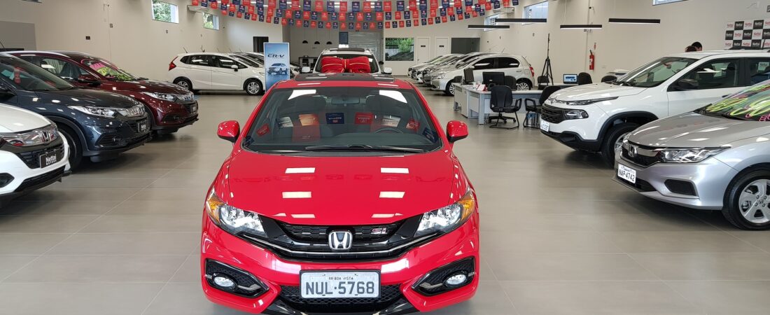 What is the difference between a car lease purchase and a hire purchase?